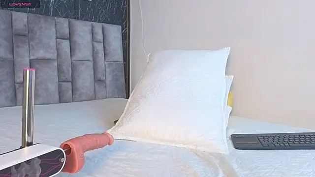 emily vermont online show from November 8, 4:01 am