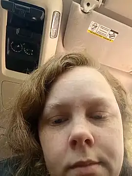 countrymomma online show from April 21, 4:01 pm