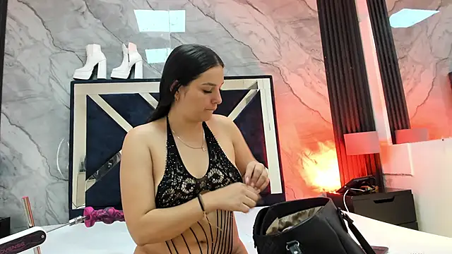 VioletRose as online show from May 10, 10:37 pm