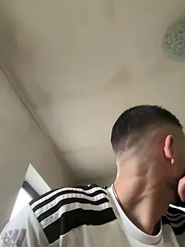 Snapshot of Gold7leonnnn chatting on March 29, 1:33 pm Gold7leonnnn online show from March 29, 1:33 pm