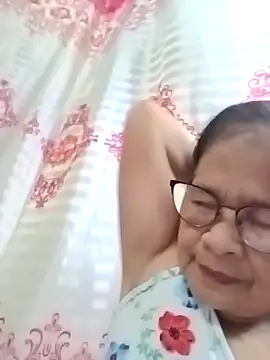 Snapshot of Sweet-Lita50 chatting on March 23, 7:45 am Sweet-Lita50 online show from March 23, 7:45 am