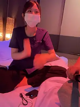 mei chan a online show from October 4, 11:30 am