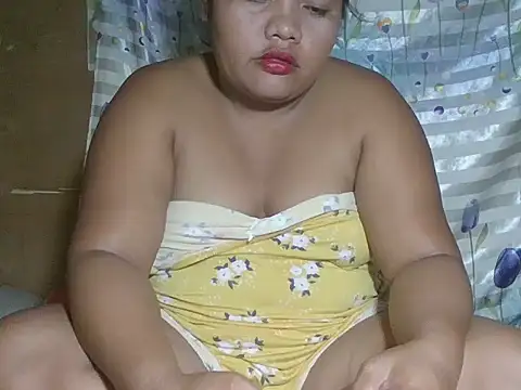 hot mom13 online show from October 24, 7:05 am