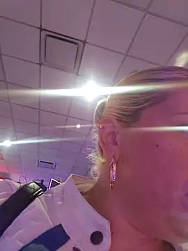 Snapshot of toomuchofafreak chatting on October 9, 10:24 am toomuchofafreak online show from October 9, 10:24 am