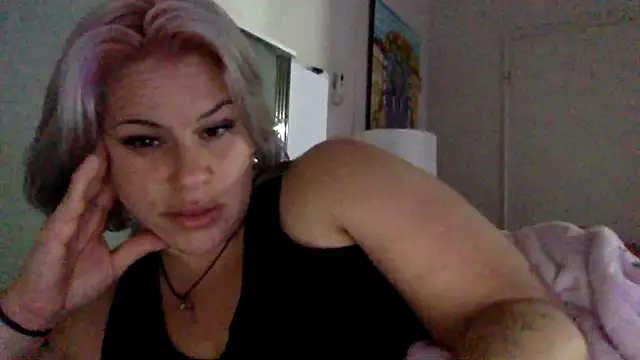 toomuchofafreak online show from December 23, 11:08 am