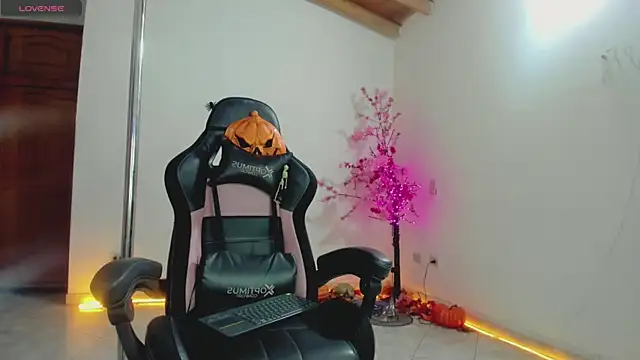 auraeroticaxxx online show from October 24, 4:53 am