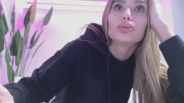KaseyQuinn  online show from May 14, 7:31 pm