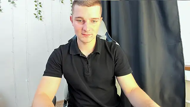 Snapshot of Your_Claddagh chatting on September 27, 7:35 am Your Claddagh online show from September 27, 7:35 am