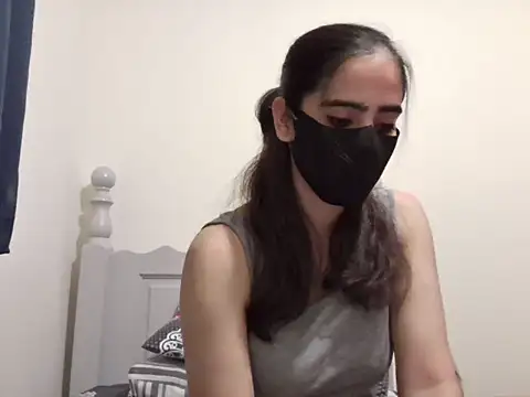 BobtailFormal online show from December 18, 8:37 pm