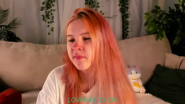 Snapshot of ElizSpieth chatting on October 9, 1:14 am ElizSpieth online show from October 9, 1:14 am