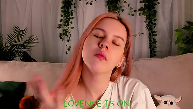 Snapshot of ElizSpieth chatting on October 10, 1:59 am ElizSpieth online show from October 10, 1:59 am