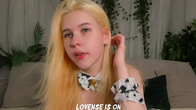 Snapshot of ElizSpieth chatting on October 29, 1:24 pm ElizSpieth online show from October 29, 1:24 pm