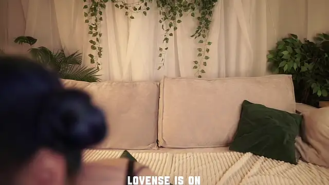 ElizSpieth online show from December 17, 1:11 am