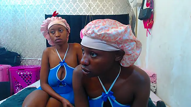 LonelyQueenxx25 online show from November 28, 6:32 pm