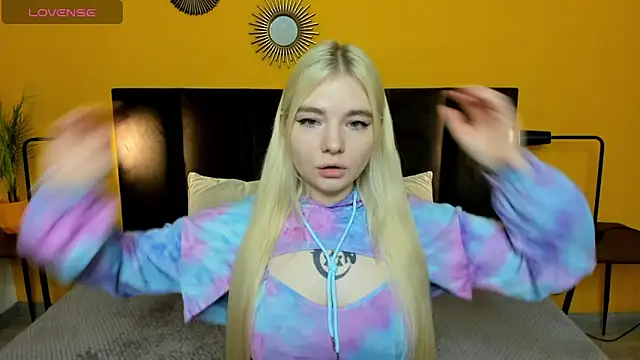 RuthBryant online show from October 7, 1:03 am