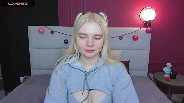 RuthBryant online show from December 15, 12:37 am