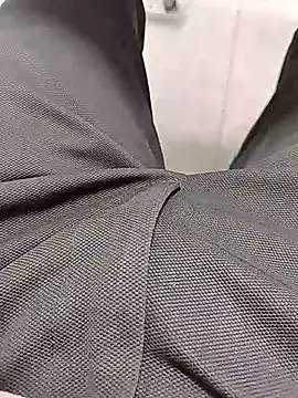 Snapshot of themasklover chatting on February 25, 6:45 am themasklover online show from February 25, 6:45 am