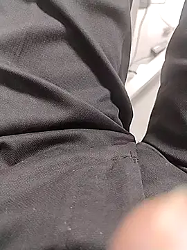 Snapshot of themasklover chatting on April 2, 4:32 am themasklover online show from April 2, 4:32 am