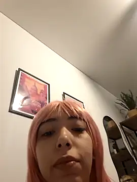 Snapshot of missapril0101 chatting on December 17, 2:06 am missapril0101 online show from December 17, 2:06 am