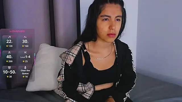 Snapshot of Lucy-23 chatting on September 30, 4:39 am Lucy-23 online show from September 30, 4:39 am