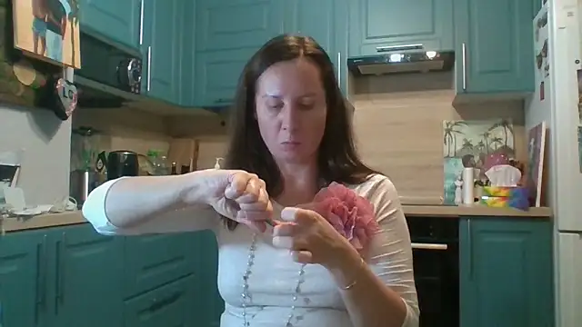 ALICAINWONDERLAND online show from November 9, 6:50 pm