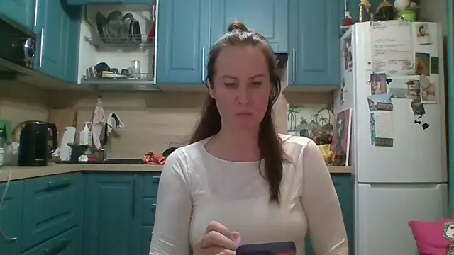 ALICAINWONDERLAND online show from March 2, 5:20 pm