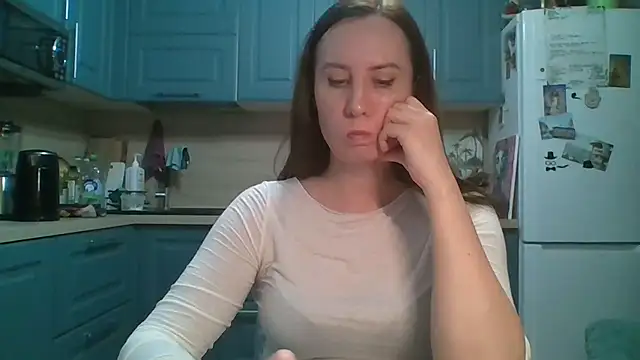 ALICAINWONDERLAND online show from March 30, 5:25 pm