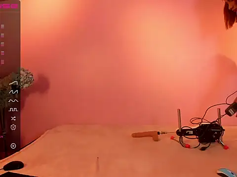 Solecito TransHott online show from September 24, 8:01 pm