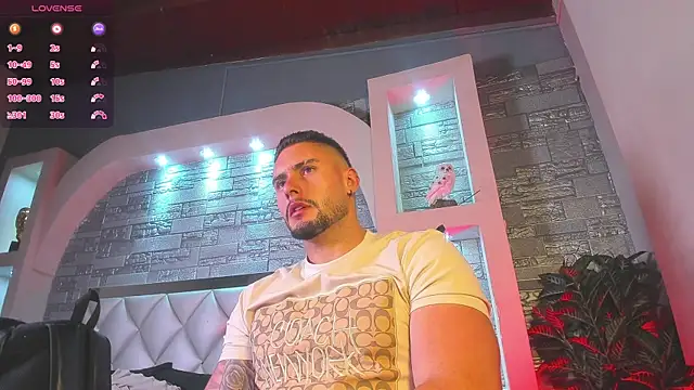 Snapshot of dominic_de_luca chatting on October 4, 2:42 am dominic de luca online show from October 4, 2:42 am