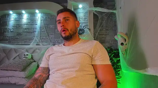 Snapshot of dominic_de_luca chatting on October 18, 3:31 am dominic de luca online show from October 18, 3:31 am