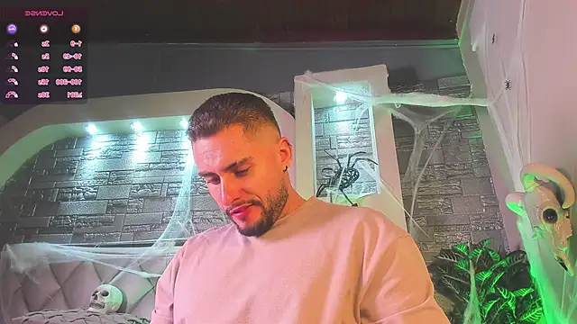 Snapshot of dominic_de_luca chatting on October 19, 2:45 am dominic de luca online show from October 19, 2:45 am