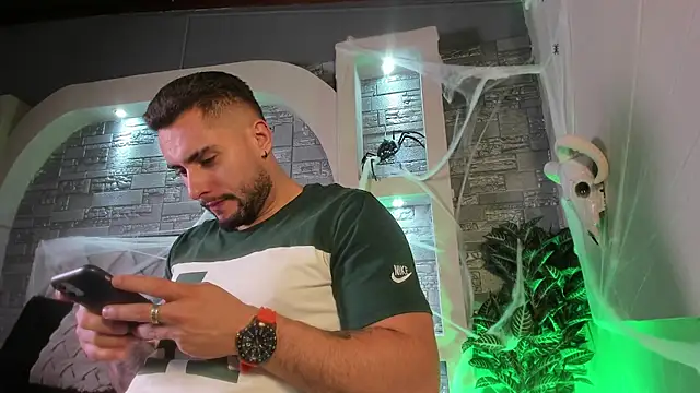 Snapshot of dominic_de_luca chatting on October 21, 3:07 am dominic de luca online show from October 21, 3:07 am