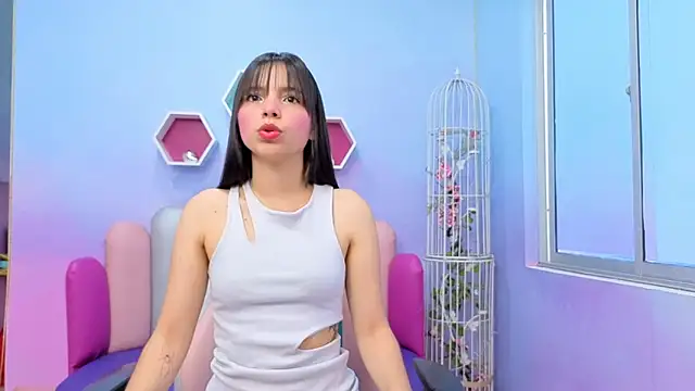 Issa Skinny  online show from September 29, 11:37 am