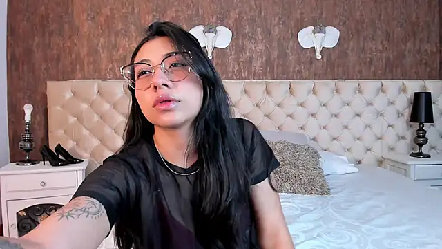 Snapshot of MeryCoors chatting on April 27, 12:47 pm MeryCoors online show from April 27, 12:47 pm