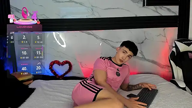 Snapshot of Saimonvela chatting on February 14, 5:04 am Saimonvela online show from February 14, 5:04 am