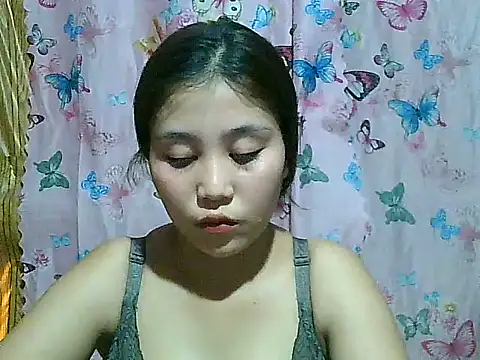Snapshot of SexyAsianPussy4u chatting on June 18, 5:51 am SexyAsianPussy4u online show from June 18, 5:51 am