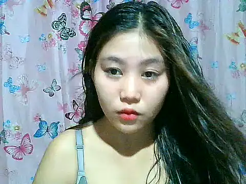 Snapshot of SexyAsianPussy4u chatting on June 23, 12:30 am SexyAsianPussy4u online show from June 23, 12:30 am