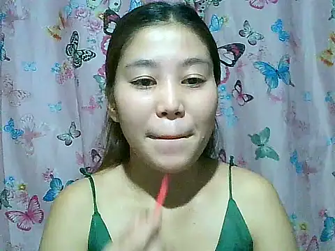 Snapshot of SexyAsianPussy4u chatting on July 4, 12:17 am SexyAsianPussy4u online show from July 4, 12:17 am