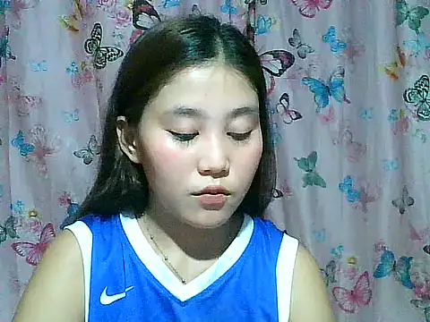 Snapshot of SexyAsianPussy4u chatting on July 7, 7:09 am SexyAsianPussy4u online show from July 7, 7:09 am