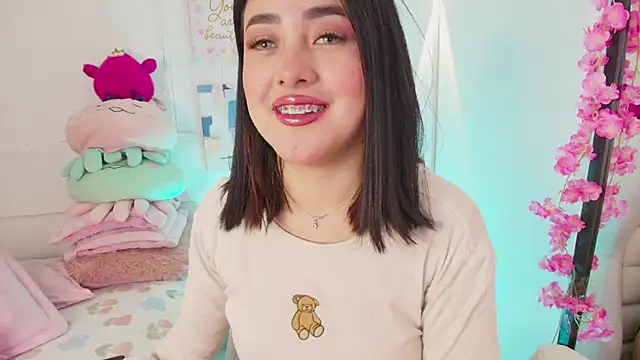 Snapshot of justonecute chatting on September 11, 12:55 am justonecute online show from September 11, 12:55 am