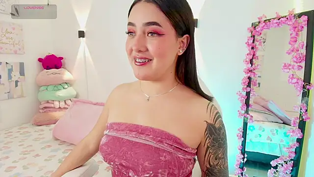 Snapshot of justonecute chatting on September 23, 2:14 am justonecute online show from September 23, 2:14 am