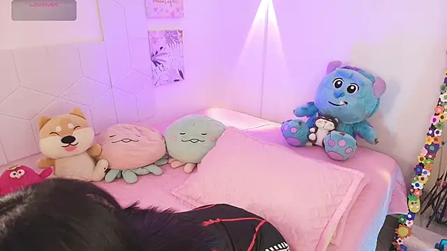 Snapshot of justonecute chatting on November 26, 12:11 am justonecute online show from November 26, 12:11 am