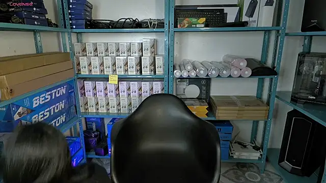 justonecute online show from May 14, 11:11 pm