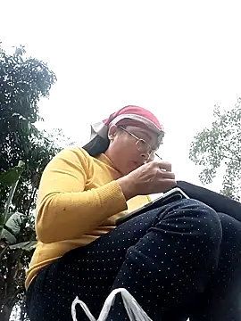 CoMay003 online show from November 12, 9:21 am