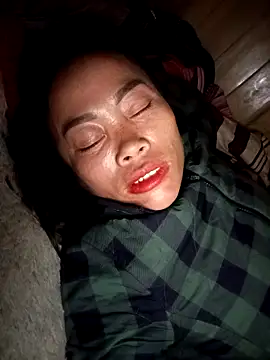 CoMay003 online show from December 2, 7:42 pm