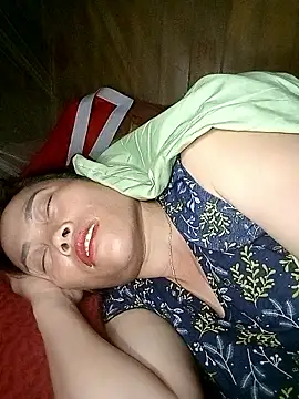 CoMay003 online show from May 5, 5:43 pm