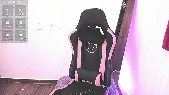 samiacooper25 online show from September 10, 1:22 pm