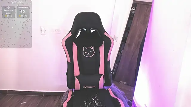 samiacooper25 online show from September 11, 1:39 am