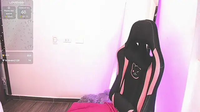 samiacooper25 online show from September 13, 11:48 pm