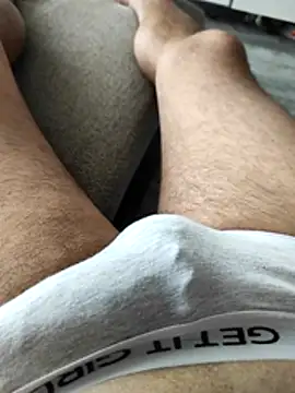 Snapshot of hansvonerotic1 chatting on November 18, 12:53 pm hansvonerotic1 online show from November 18, 12:53 pm